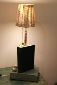 Lampe Buch by Elisa